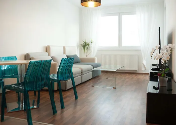 After Eight * Pressburg