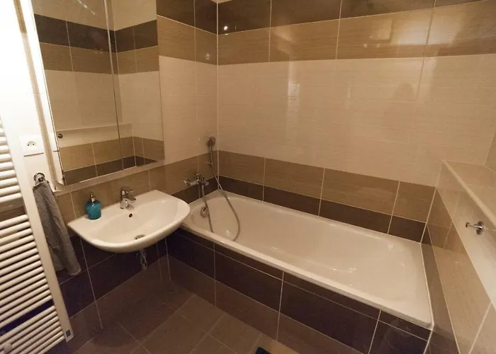 After Eight * Pressburg